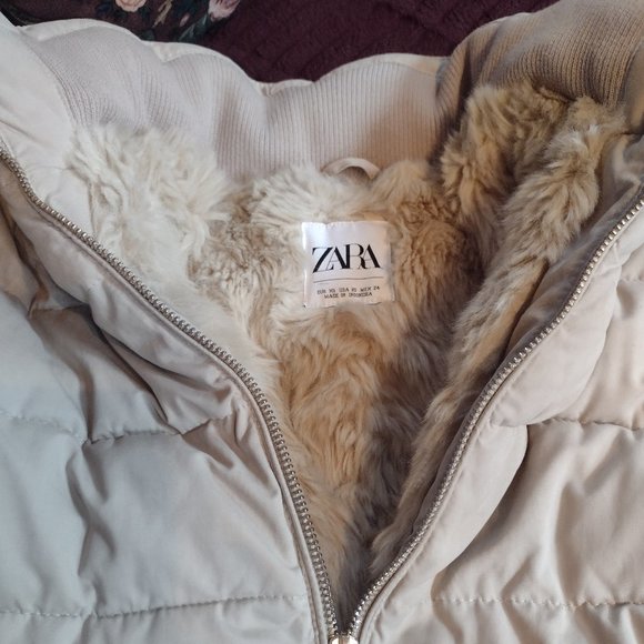 Zara Jackets & Blazers - NEW! ✨Zara Puffer Quilted Fur-Lined Jacket ✨